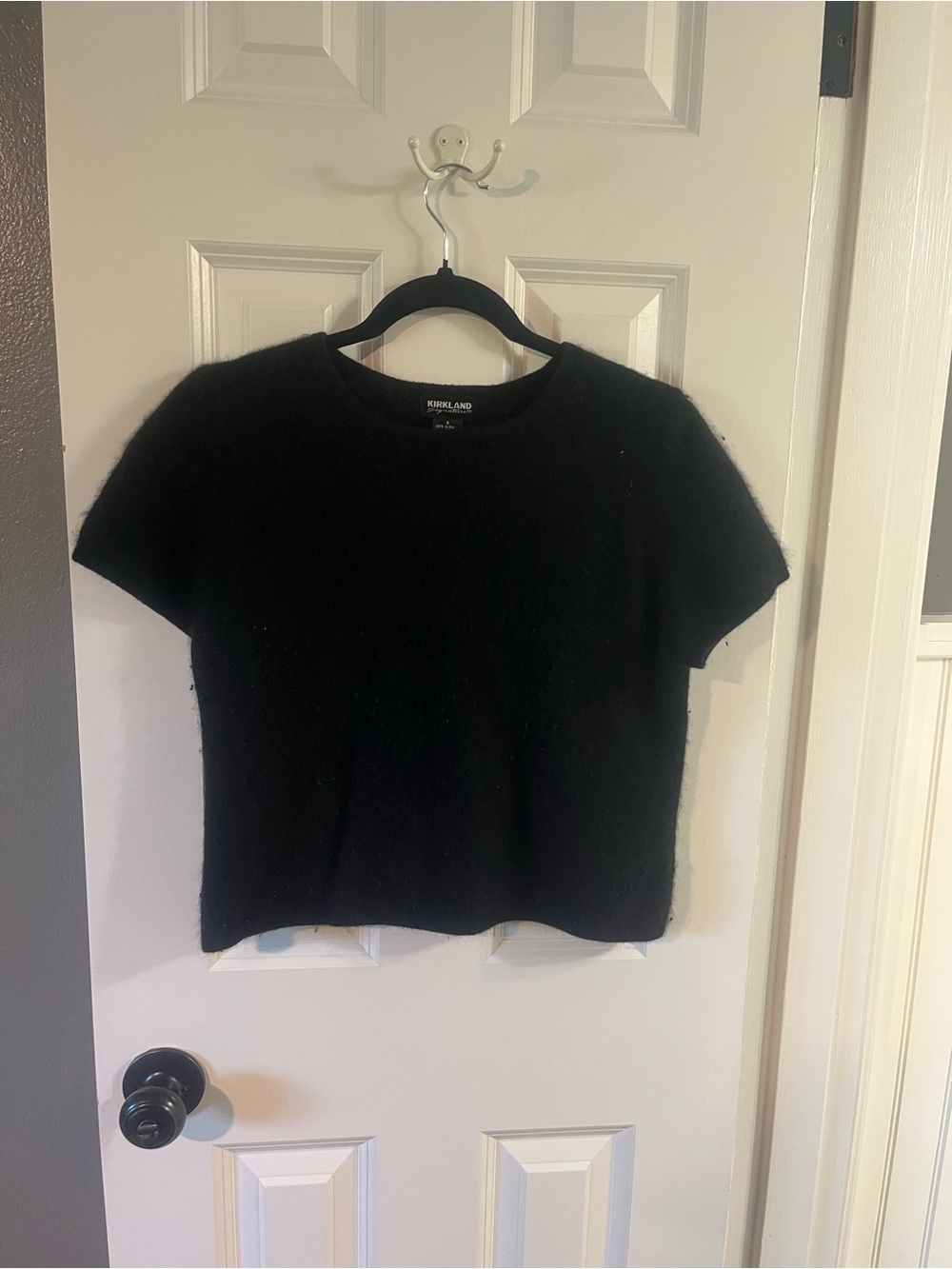 Kirkland Signature Black Short-Sleeve Crewneck Crop Top